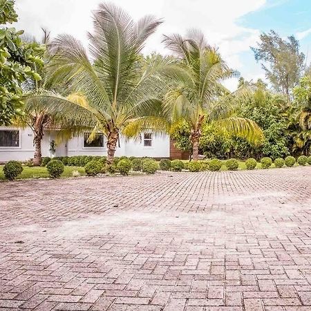 House With Pool, 10 Mins Drive To The Beach! Villa Miami Shores Exteriör bild