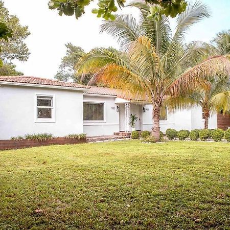 House With Pool, 10 Mins Drive To The Beach! Villa Miami Shores Exteriör bild