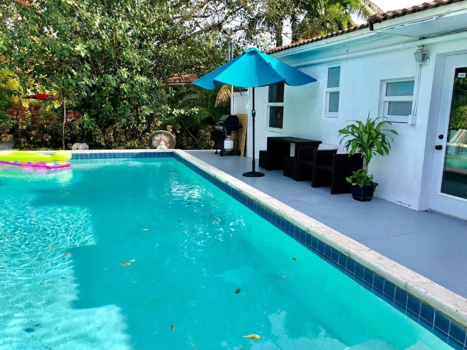 House With Pool, 10 Mins Drive To The Beach! Villa Miami Shores Exteriör bild