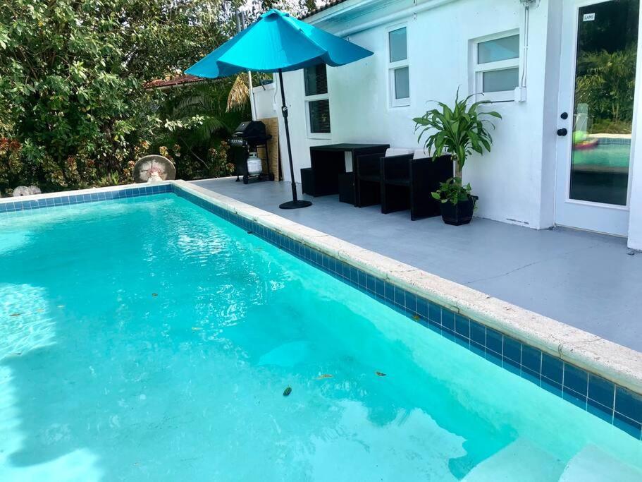 House With Pool, 10 Mins Drive To The Beach! Villa Miami Shores Exteriör bild